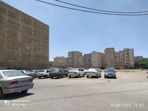 پارکینگ روباز عمارت شهر قدس