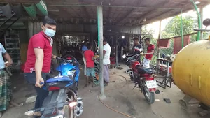 ওয়েছ করনী (রহঃ) অটো