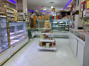 شیرینی فروشی بلوط