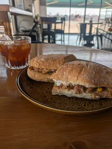 کافه حامی hami cafe