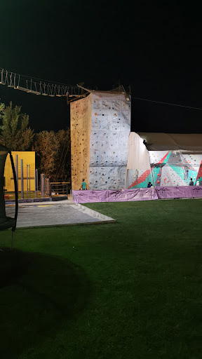 دیواره سنگنوردی مجموعه ورزشی انقلاب
