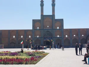 پارکینگ عمومی