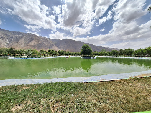 دریاچه تفریحی