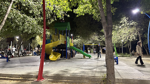 زمین بازی کودکان