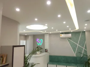 دکتر گلناز معتمدی (طبيب أسنان)