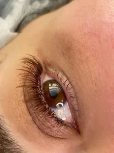 خدمات تخصصی اکستنشن مژه رزا 2