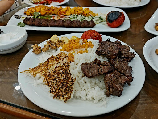 پلوکبابی محمود