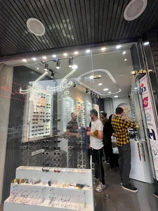 Vanak optic store