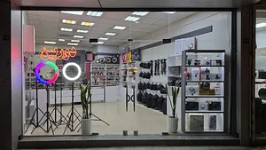 فروشگاه دوربين لومو