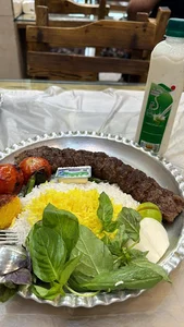 کباب سرای حاج عزیز