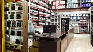 تزئینات اتومبیل محمود (رونیز سابق)