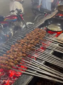 خوستوال کړایی اوسیخ کباب khostwal karahi and seikh kabab