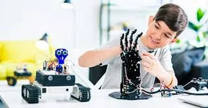 رباتیک علمی با هدف راحتی انسان