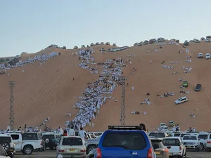 Club Bidiyah cars, challenging sand