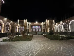 هتل و رستوران تاریخی خانه صادقی 5