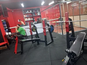 باشگاه بدنسازی ردلاین ساری 2