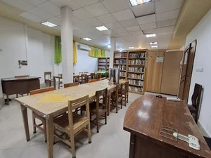 سالن مطالعه و کتابخانه مسجد عمار یاسر