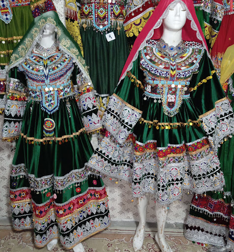 لباس سنتی سوزن طلایی