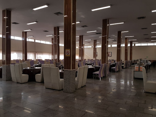 رستوران بزرگ نمایشگاه