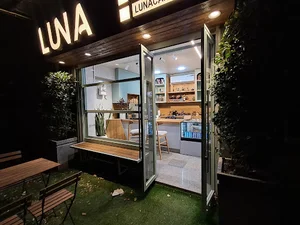 Luna Cafe کافه لونا