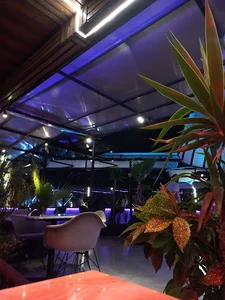 NOX Cafe & Restaurant کافه ناکس