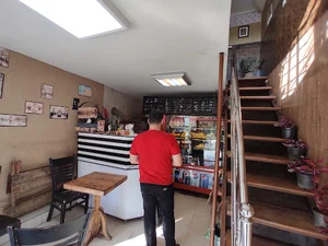 کافه بستنی سنتی فانوس