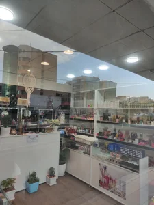 گالری آرایشی و بهداشتی برکه 4