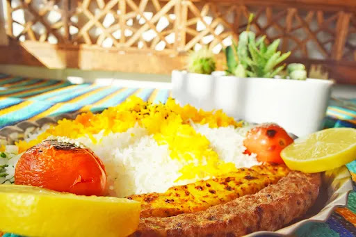 آشپزخانه بیرون بر آقای غذا