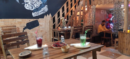 کافی شاپ غروب