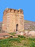 قلعه ضحاک هشترود؛ مرموزترین جای دیدنی آذربایجان شرقی | مجله علی بابا