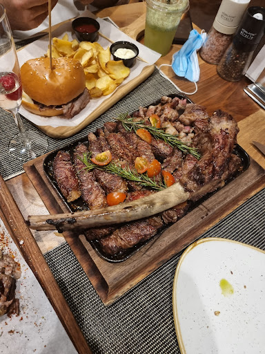 Lucca Steakhouse