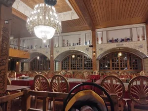 رستوران سه کاج 2