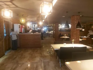 کافه رستوران ژوان 5
