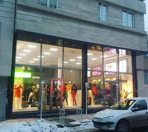 فروشگاه پوشاک لمان