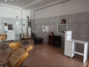 آرایشگاه هاله