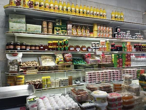 سوپر مارکت حاجی بابا