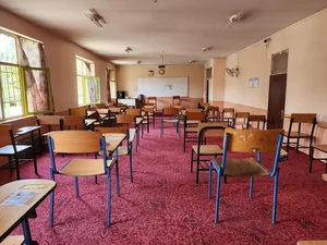 دبیرستان نمونه دولتی الزهرا ( س ) 3