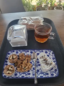 رستوران قوی سفید