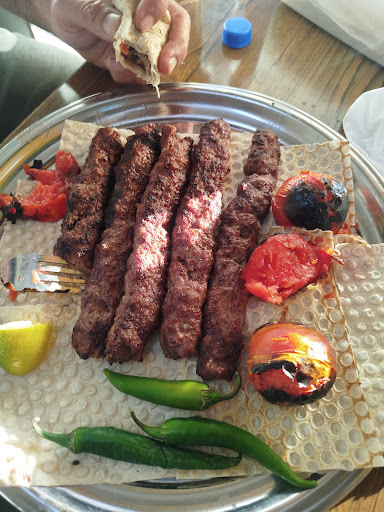 بره کبابی آهو