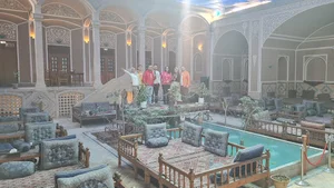 هتل سنتی دربار