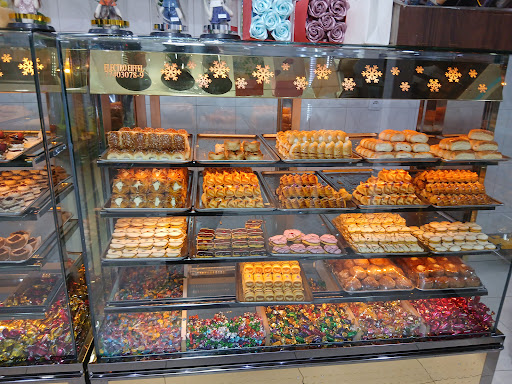 کافه قنادی چرو