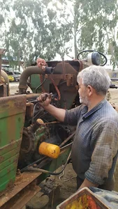 مکانیک دیزل تراکتور استاد ابراهیم رحمتی