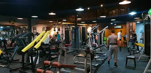 باشگاه پارسیان | با مدیریت علی خاکی