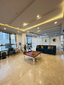 دکتر آنا دیلمی پزشک زیبایی