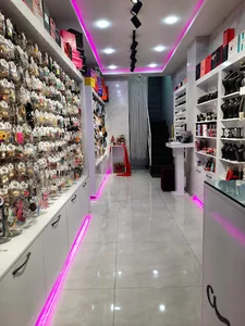 فروشگاه آمیتیس اکسسوری- بدلیجات -کتونی- شال