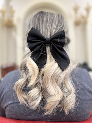 سالن زیبایی ویوا (viva beauty lounge)
