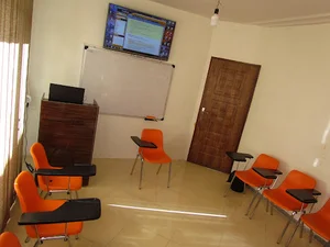 آموزشگاه زبان نامی