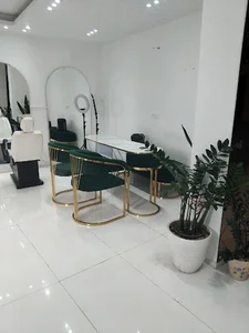 آموزشگاه وسالن زیبایی رویا