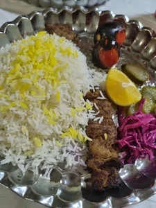 رستوران ارغوان