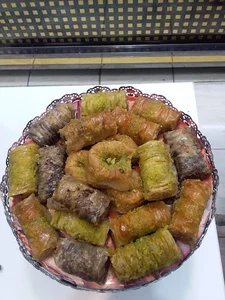 باقلوا ترکی نفیس شعبه شهر بهارستان اصفهان